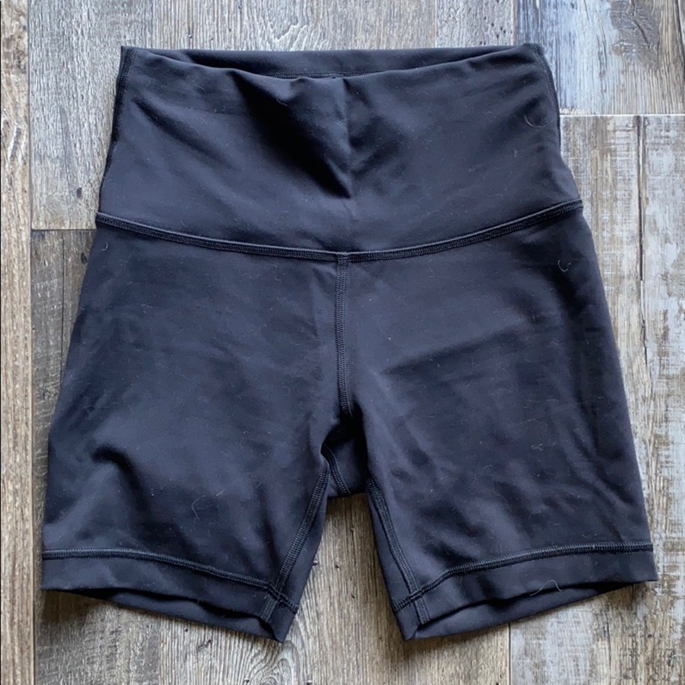 Lululemon Wunder Train High Rise Short 6”